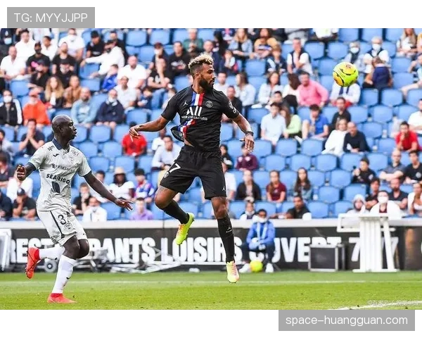 战术板前瞻：看马赛如何用高位防守应对巴黎的快速推进