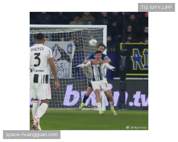 都灵体育报评论：VAR在萨勒尼塔纳保级战中的判罚再引争议